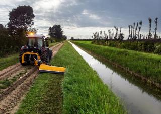 4WD traktorok SAME Dorado 90 