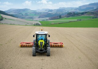 4WD traktorok Claas Elios 210 Classic 