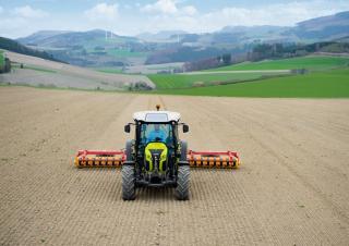 4WD traktorok Claas Elios 210 Classic 
