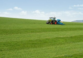4WD traktorok Claas Elios 210 Classic 