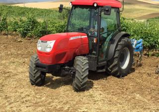 4WD traktorok McCormick F85F