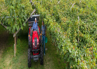 4WD traktorok Valtra F95S
