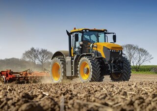 4WD traktorok JCB Fastrac 8290