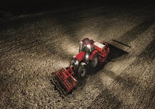 4WD traktorok Case IH Maxxum 135 CVX