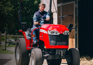 4WD traktorok Massey Ferguson MF 1735 M HP 