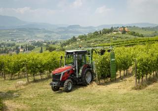4WD traktorok Massey Ferguson MF 3VI.95 
