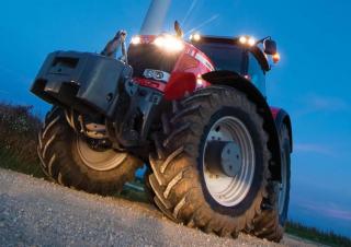 4WD traktorok Massey Ferguson MF 8660 Dyna-VT