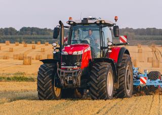 4WD traktorok Massey Ferguson MF 8735 S