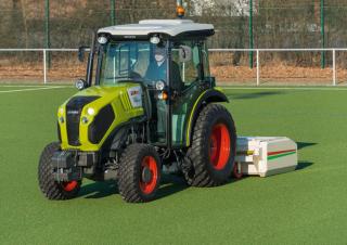 4WD traktorok Claas Nexos 210 F