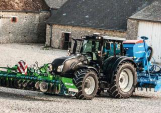 4WD traktorok Valtra T 153