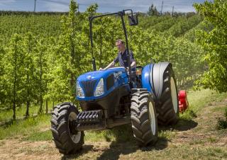 4WD traktorok New Holland T 4.95 LP