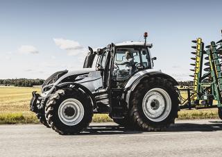 4WD traktorok Valtra T154D SmartTouch