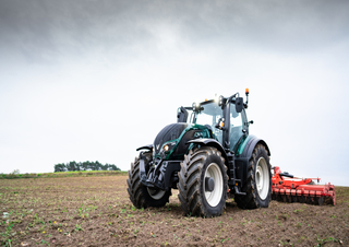 4WD traktorok Valtra T154H