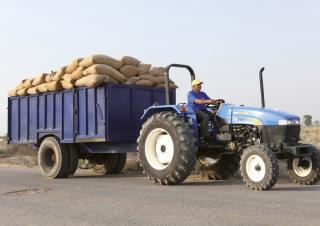 4WD traktorok New Holland TT55