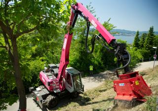 Anyagmozgató gépek Sennebogen 718M E