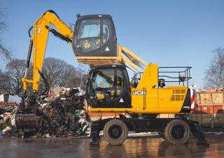 Anyagmozgató gépek JCB JS20MH