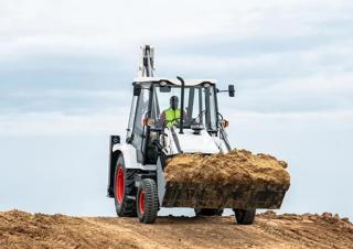 Árokásó-rakodók Bobcat B900