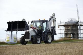 Árokásó-rakodók Terex TLB 890