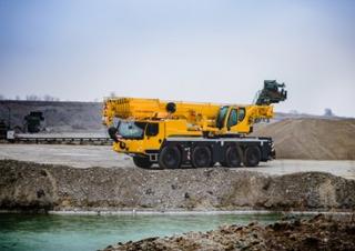 Autódaruk Liebherr LTM 1090-4.2 