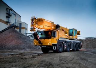 Autódaruk Liebherr LTM 1090-4.2 