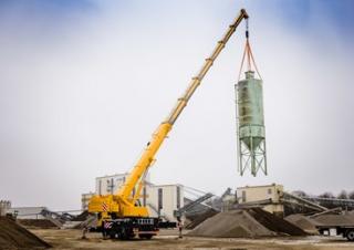 Autódaruk Liebherr LTM 1090-4.2 