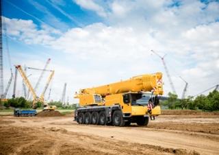 Autódaruk Liebherr LTM 1100-5.2 