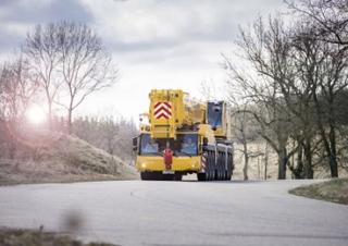 Autódaruk Liebherr LTM 1450-8.1 