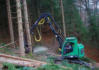 Erdészeti gépek Betakartógépek Neuson Forest 243HVT