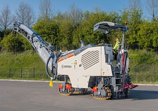 Burkolatmarók Wirtgen W 100 CF