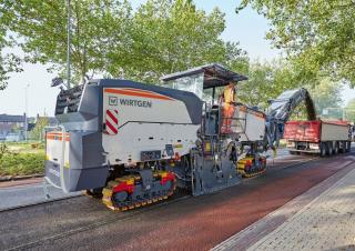 Burkolatmarók Wirtgen W 220 Fi
