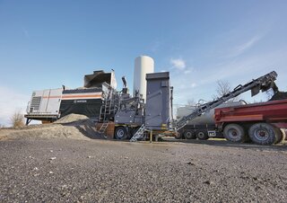 Burkolatújrahasznostók / hideg újrahasznostók Wirtgen KMA 240