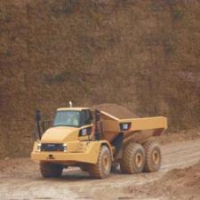 Csuklóvázas dömperek Caterpillar 740B