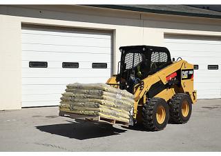 Csúszókormányzású rakodók Caterpillar 246D
