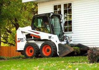 Csúszókormányzású rakodók Bobcat 450 B