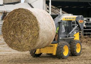 Csúszókormányzású rakodók New Holland L160