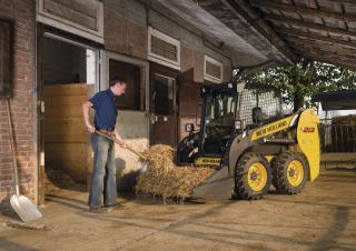 Csúszókormányzású rakodók New Holland L213