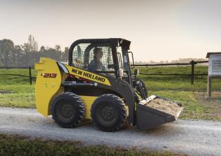 Csúszókormányzású rakodók New Holland L213