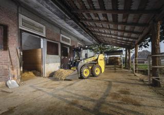 Csúszókormányzású rakodók New Holland L213