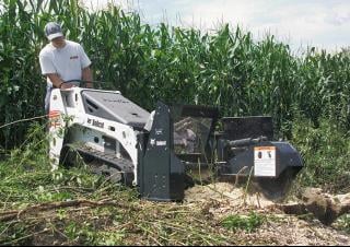 Csúszókormányzású rakodók Bobcat MT55