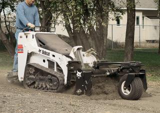 Csúszókormányzású rakodók Bobcat MT55