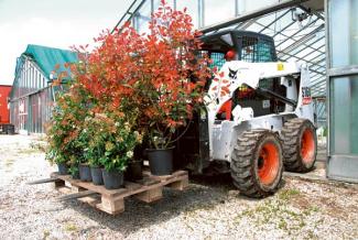 Csúszókormányzású rakodók Bobcat S 160 ACS