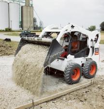 Csúszókormányzású rakodók Bobcat S 175