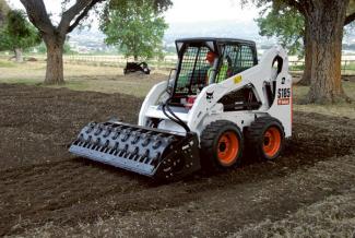 Csúszókormányzású rakodók Bobcat S 185 H