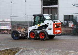 Csúszókormányzású rakodók Bobcat S450
