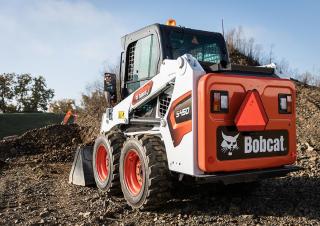 Csúszókormányzású rakodók Bobcat S450