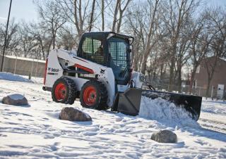 Csúszókormányzású rakodók Bobcat S550