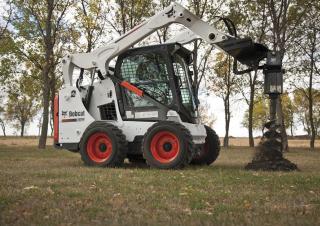 Csúszókormányzású rakodók Bobcat S570