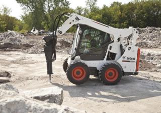 Csúszókormányzású rakodók Bobcat S570