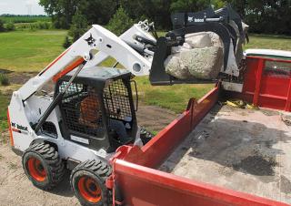 Csúszókormányzású rakodók Bobcat S630
