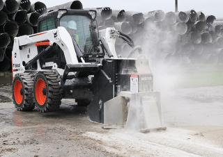 Csúszókormányzású rakodók Bobcat S630
